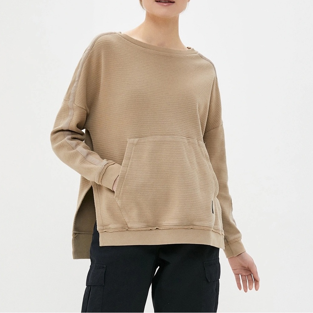 REEBOK SWEATSHIRT